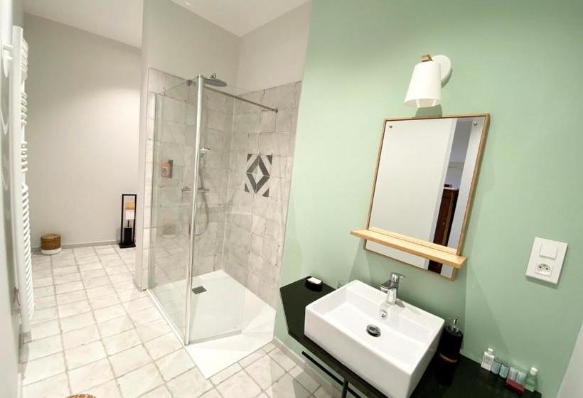 مبيت وإفطار Domaine Les Mûriers