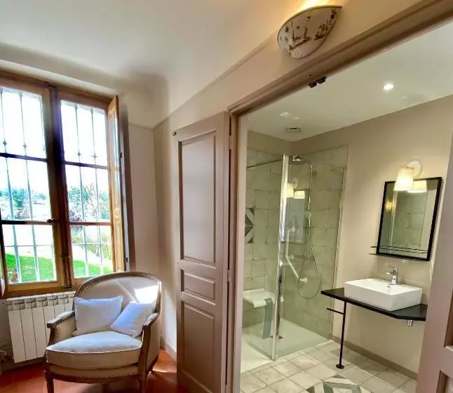 Aamiaismajoitus (B&B) Domaine Les Mûriers