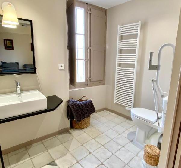 مبيت وإفطار Domaine Les Mûriers