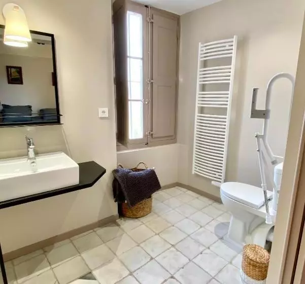 Aamiaismajoitus (B&B) Domaine Les Mûriers