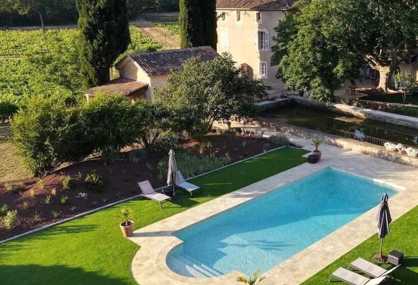 Aamiaismajoitus (B&B) Domaine Les Mûriers