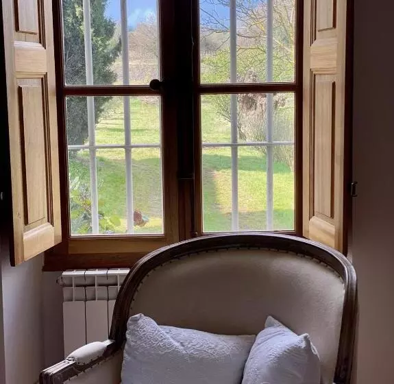 Aamiaismajoitus (B&B) Domaine Les Mûriers