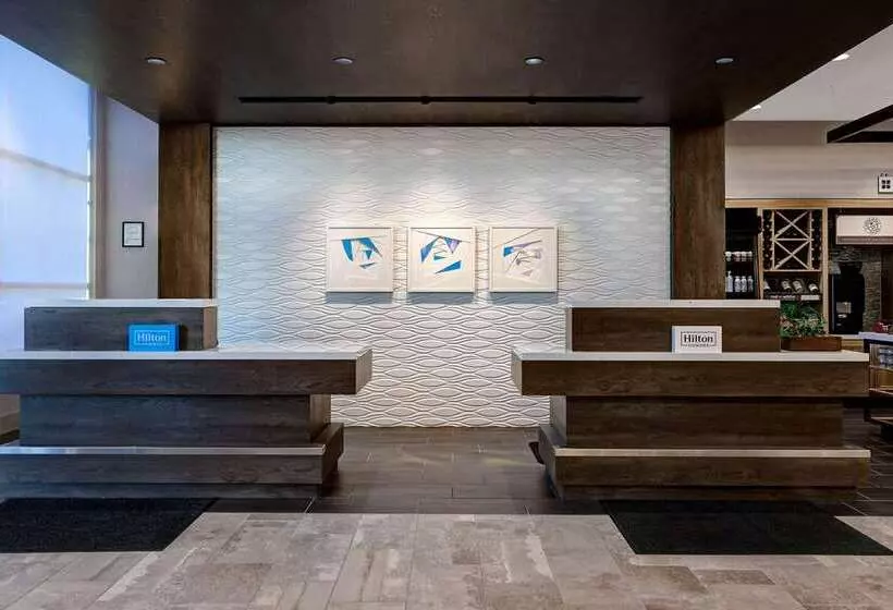 ホテル Hilton Garden Inn Cedar Rapids