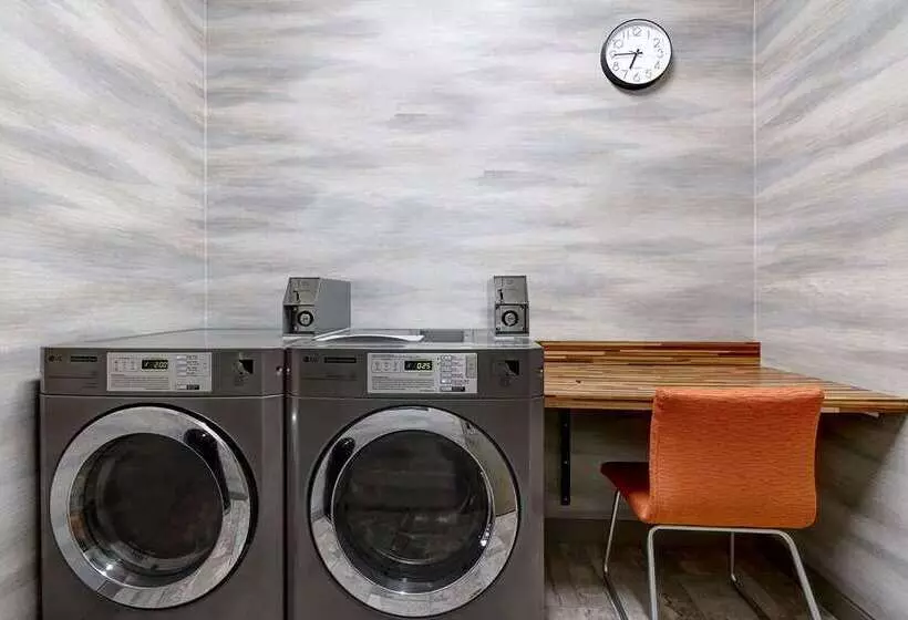ホテル Hilton Garden Inn Cedar Rapids