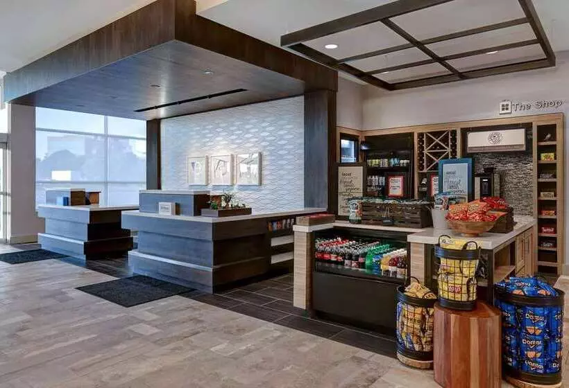 ホテル Hilton Garden Inn Cedar Rapids