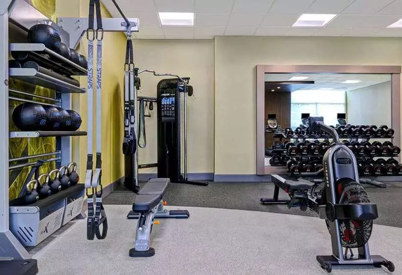 ホテル Hilton Garden Inn Cedar Rapids