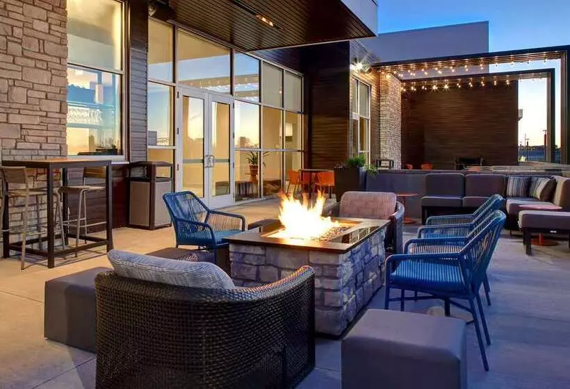 ホテル Hilton Garden Inn Cedar Rapids
