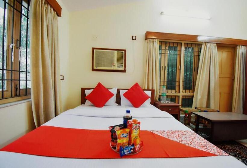 Hotel Oyo 79023 Leela S Residency