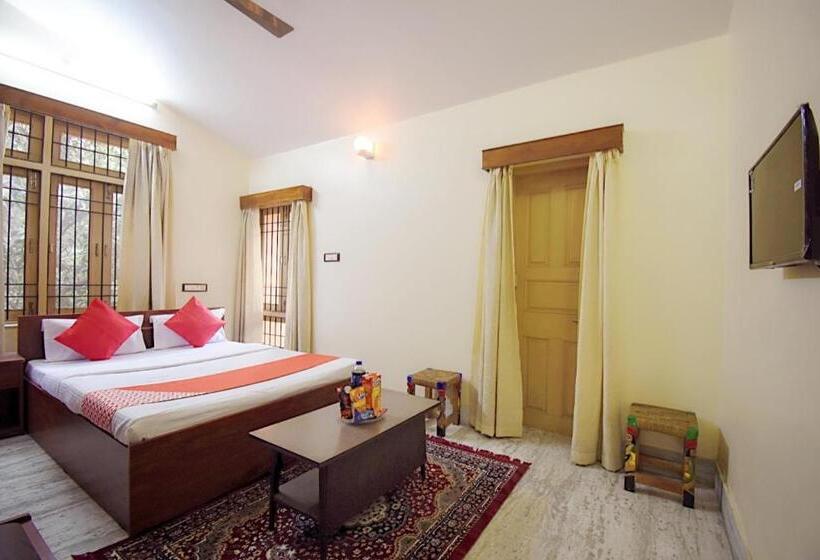 Hotel Oyo 79023 Leela S Residency