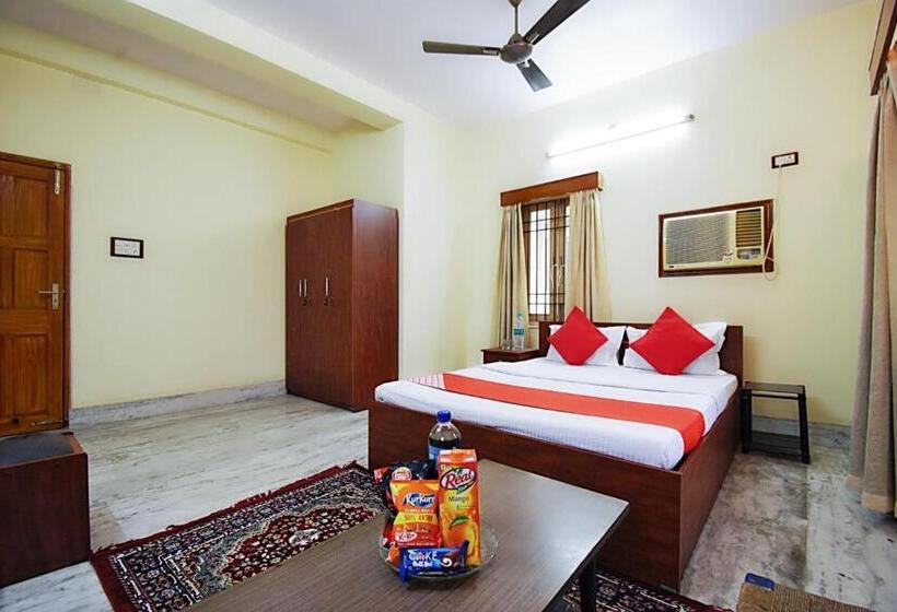 Hotel Oyo 79023 Leela S Residency