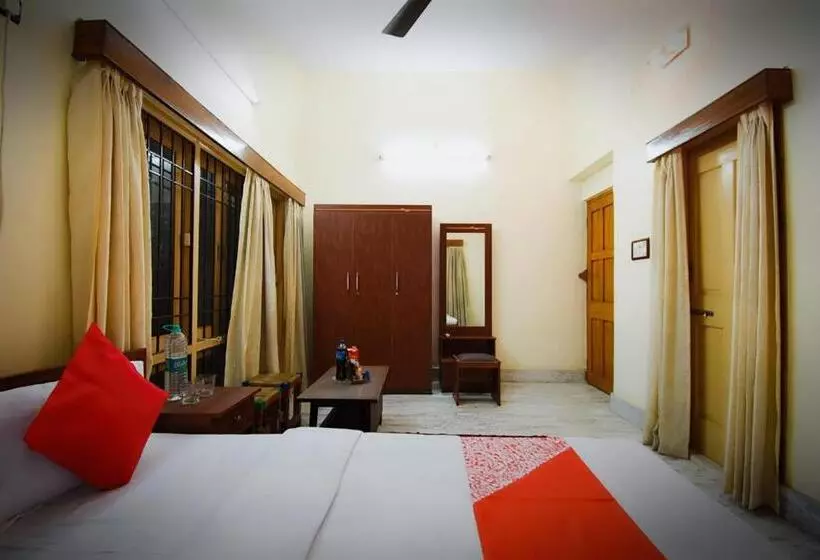 Hotelli Oyo 79023 Leela S Residency