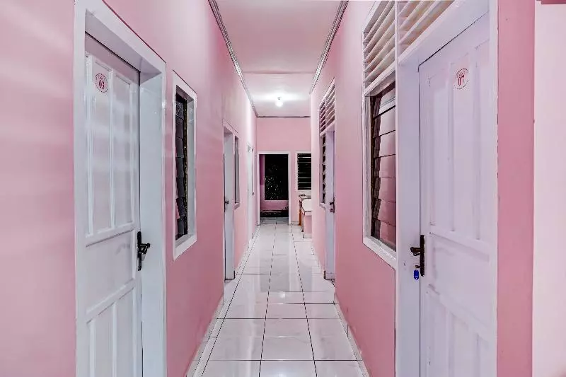 Hotelli Oyo 90289 Lestari Syariah Homestay