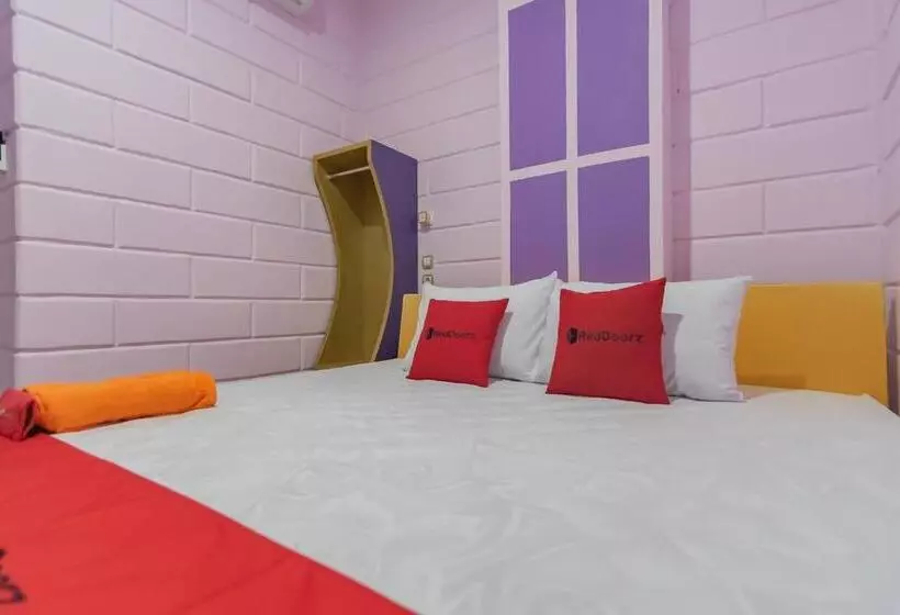 Hotel Reddoorz @ Cipanas Garut