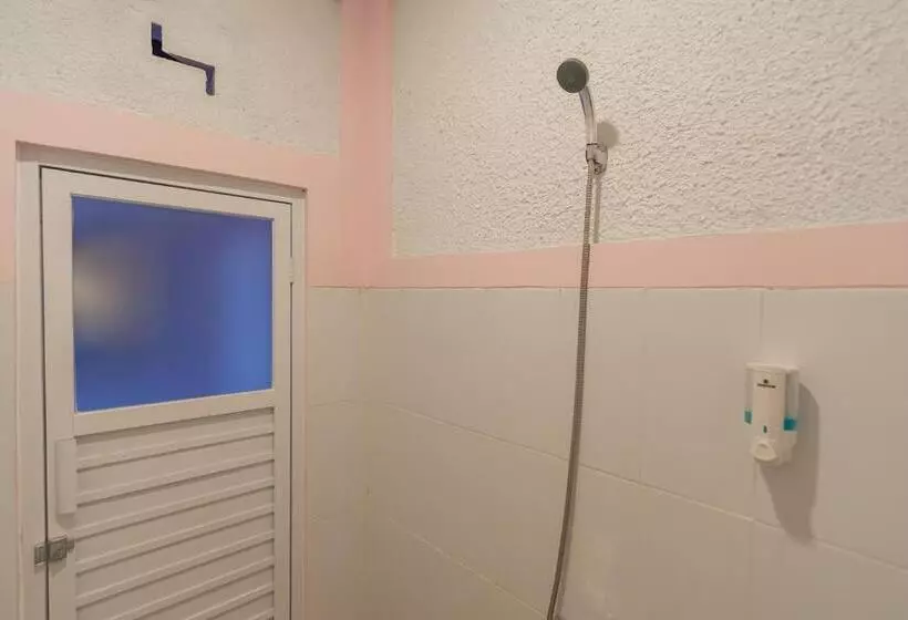 Hotel Reddoorz @ Cipanas Garut