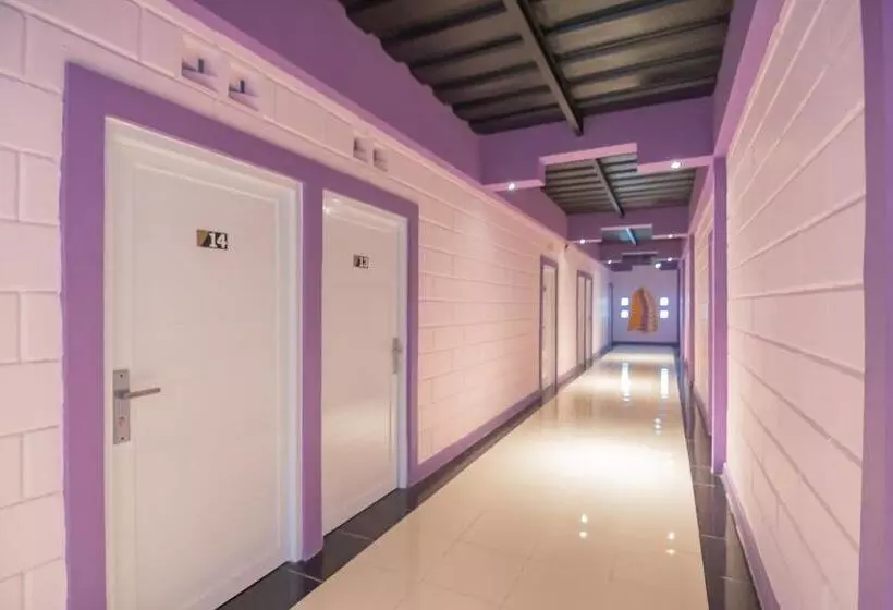 Hotel Reddoorz @ Cipanas Garut