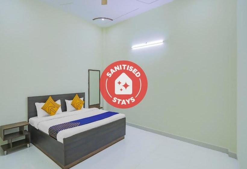 Hotel Spot On 78792 Moore Residency