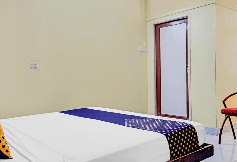 Hotel Spot On 78792 Moore Residency