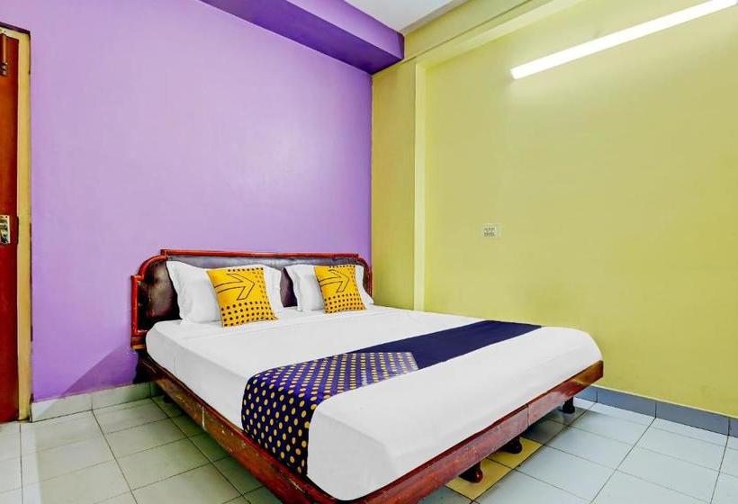 Hotel Spot On 78792 Moore Residency