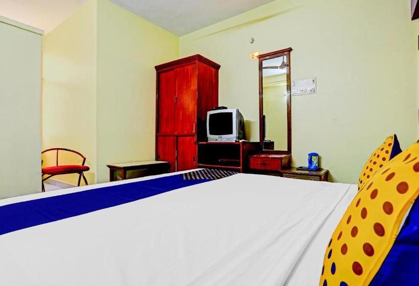 Hotel Spot On 78792 Moore Residency