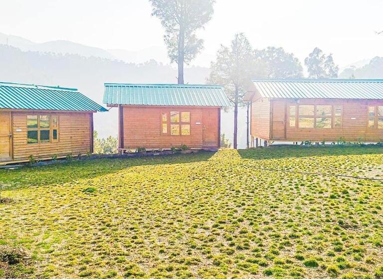 منتجع Golden Valley Cottages, Chail