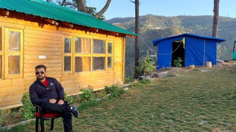 منتجع Golden Valley Cottages, Chail