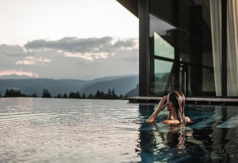 Aeon Hotel   Adults Only Bed & Breakfast