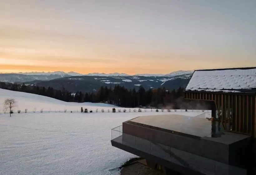 Aeon Hotel   Adults Only Bed & Breakfast