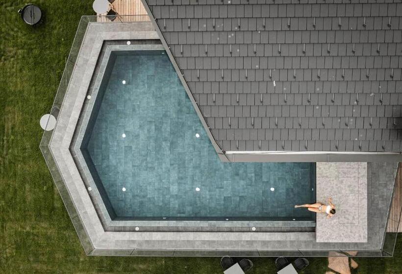 Aeon Hotel   Adults Only Bed & Breakfast