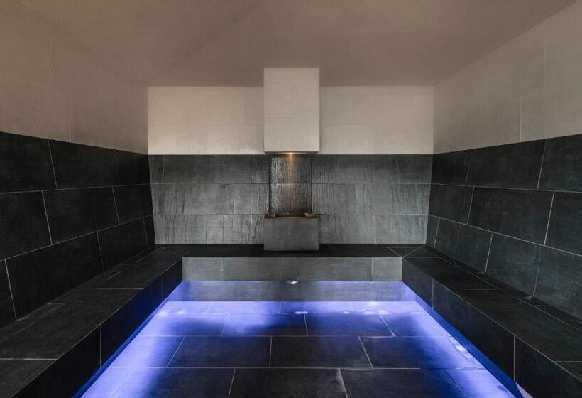 Aeon Hotel   Adults Only Bed & Breakfast