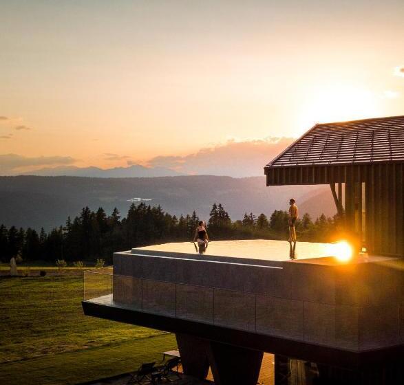 Aeon Hotel   Adults Only Bed & Breakfast