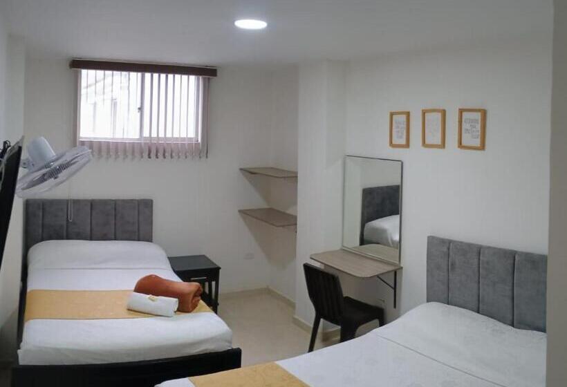 هتل Cafe Estrella