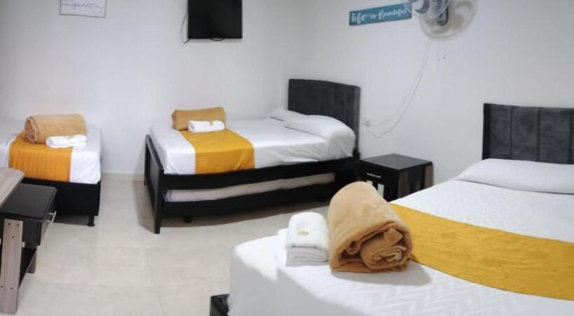 هتل Cafe Estrella