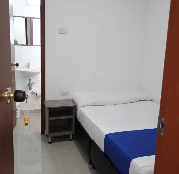 هتل Cafe Estrella