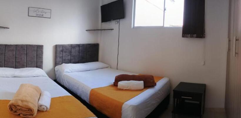 هتل Cafe Estrella