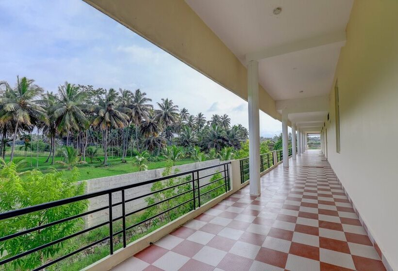 هتل Ezzenza Royal Garden Brindavan Resort