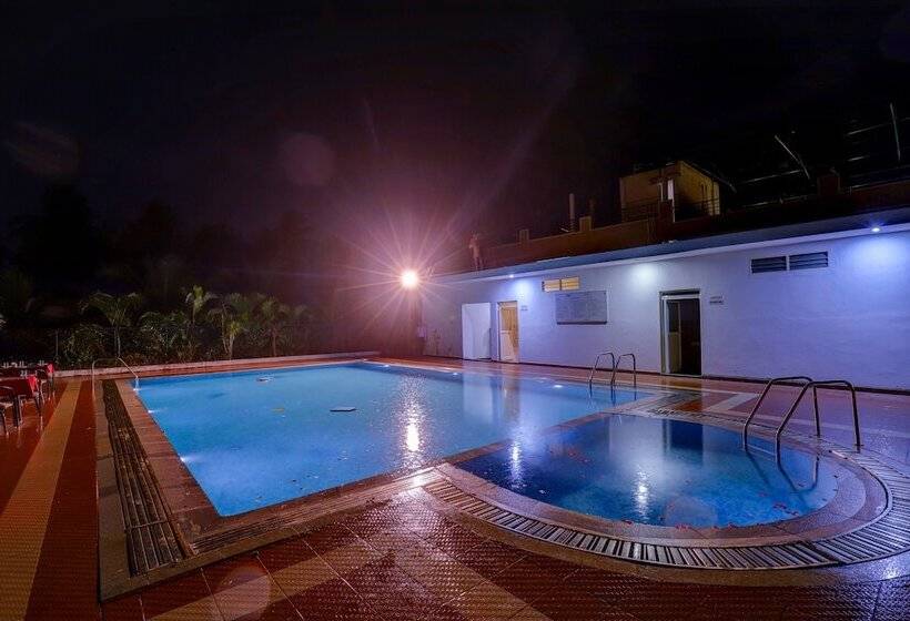 هتل Ezzenza Royal Garden Brindavan Resort