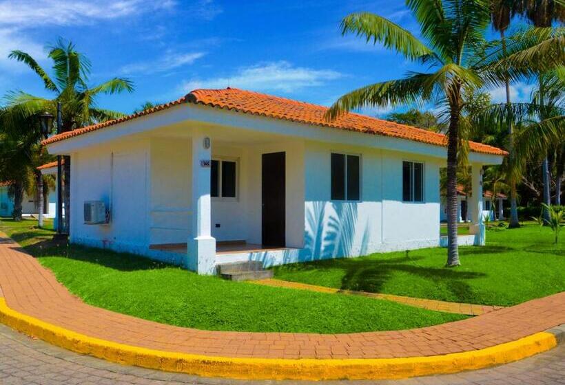 هتل Las Veraneras Villas & Resort