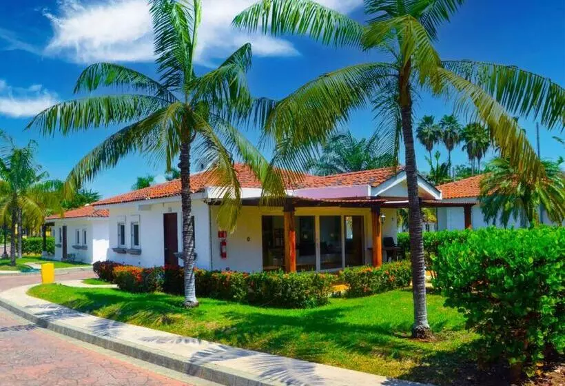 هتل Las Veraneras Villas & Resort