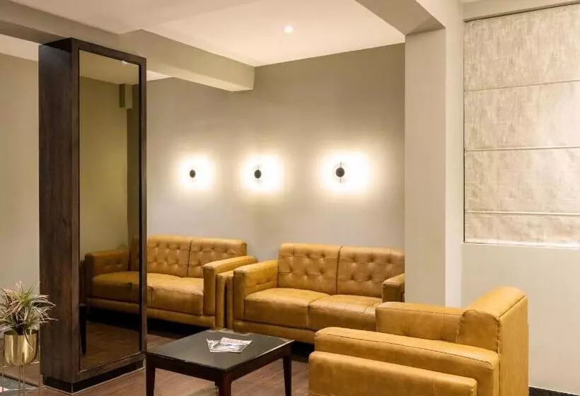 ホテル Paramount Suites & Service Apartments