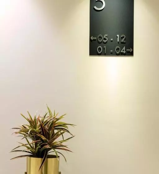 ホテル Paramount Suites & Service Apartments