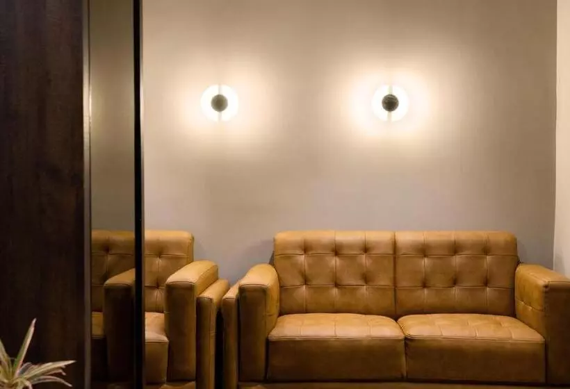 ホテル Paramount Suites & Service Apartments