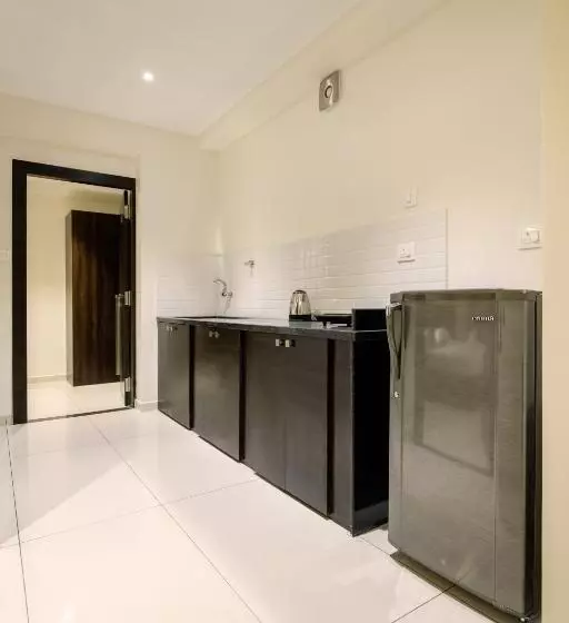 ホテル Paramount Suites & Service Apartments