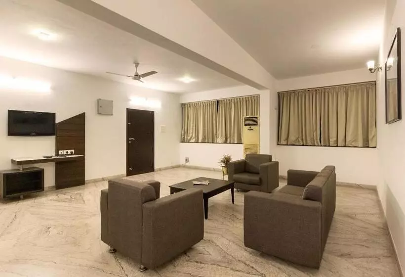 ホテル Paramount Suites & Service Apartments