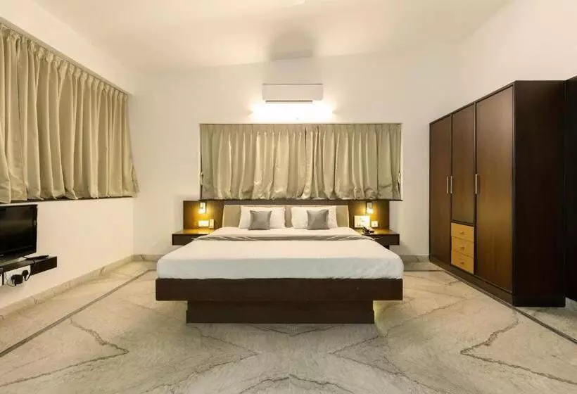 ホテル Paramount Suites & Service Apartments