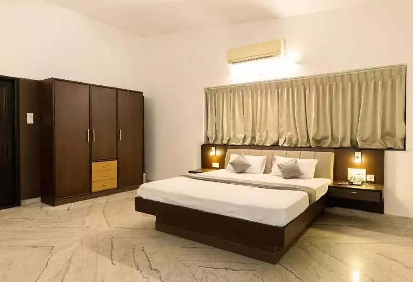 ホテル Paramount Suites & Service Apartments