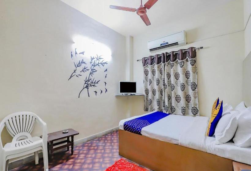 ホテル Spot On 77564  Shivang