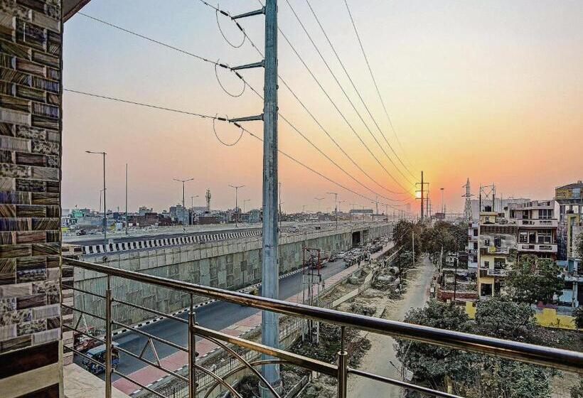 호텔 Spot On 78182 New Sundar