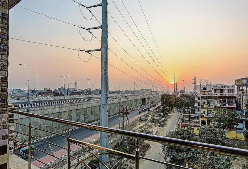 호텔 Spot On 78182 New Sundar