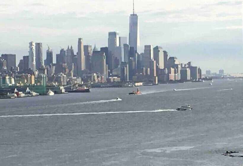 بنسيون Charming 2 Bedrooms Apt 10 Mins To Nycity