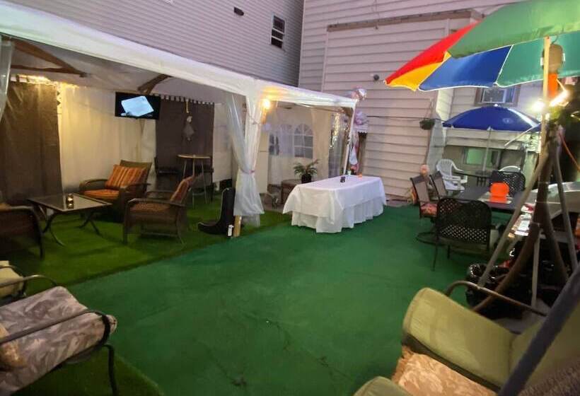 بنسيون Charming 2 Bedrooms Apt 10 Mins To Nycity